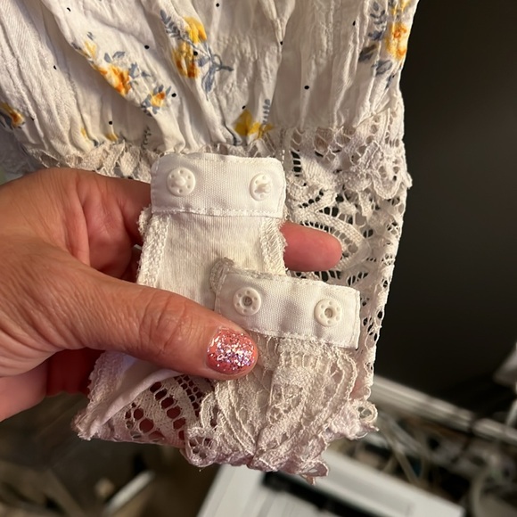 1 hour sale. Free People, floral top (Angela body suit, snaps at crotch), medium - Picture 9 of 11